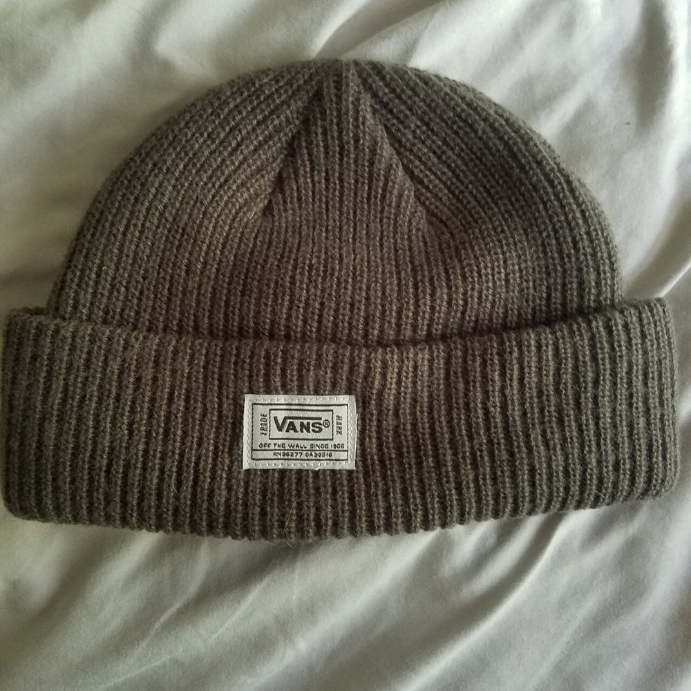 Dark gray vans beanie